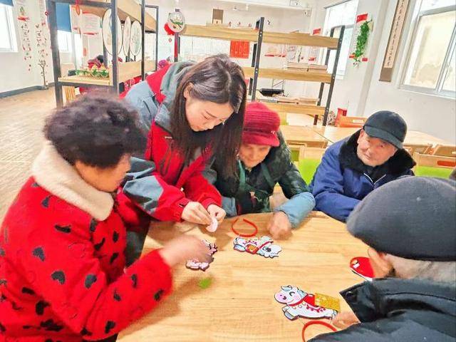 化浸润“银发”新春南京养老服务活动纪实K8凯发登录入口新春走基层 丨 传统文(图1) 化浸润“银发”新春南京养老服务活动纪实K8凯发登录入口新春走基层 丨 传统文(图1)