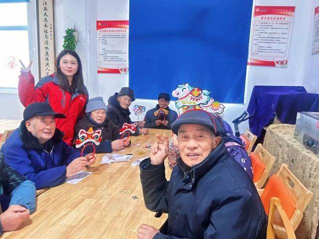 化浸润“银发”新春南京养老服务活动纪实K8凯发登录入口新春走基层 丨 传统文(图5) 化浸润“银发”新春南京养老服务活动纪实K8凯发登录入口新春走基层 丨 传统文(图5)