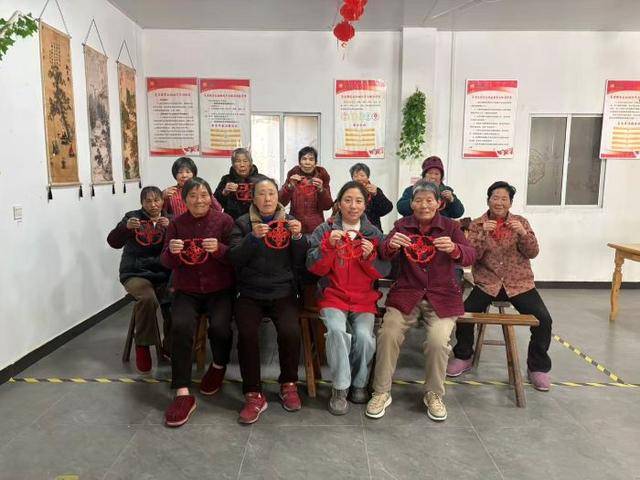 化浸润“银发”新春南京养老服务活动纪实K8凯发登录入口新春走基层 丨 传统文(图8)