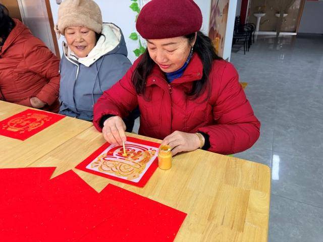 化浸润“银发”新春南京养老服务活动纪实K8凯发登录入口新春走基层 丨 传统文(图13) 化浸润“银发”新春南京养老服务活动纪实K8凯发登录入口新春走基层 丨 传统文(图13)